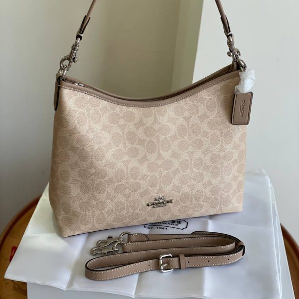 کیف هلالی کوچ coach